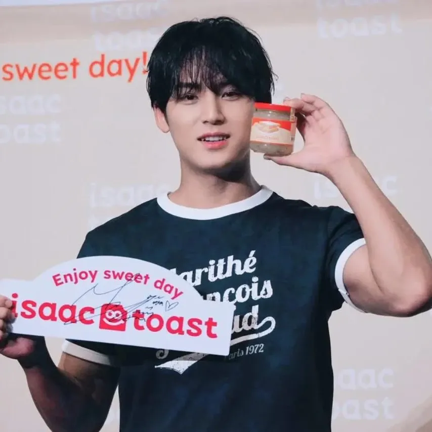 A moment captured by Mingyu (SEVENTEEN)'s fan