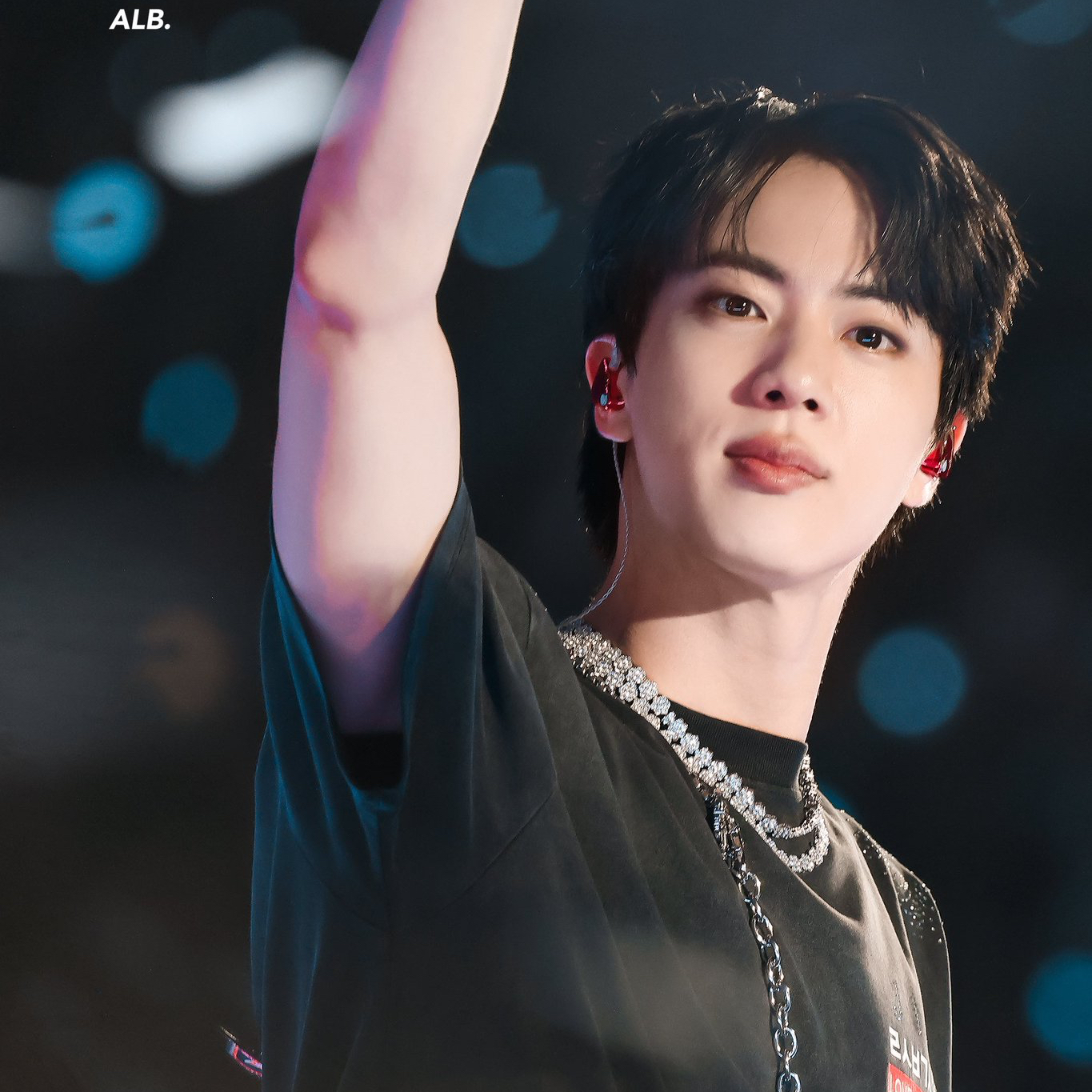 Momen yang diabadikan oleh penggemar Jin (BTS)