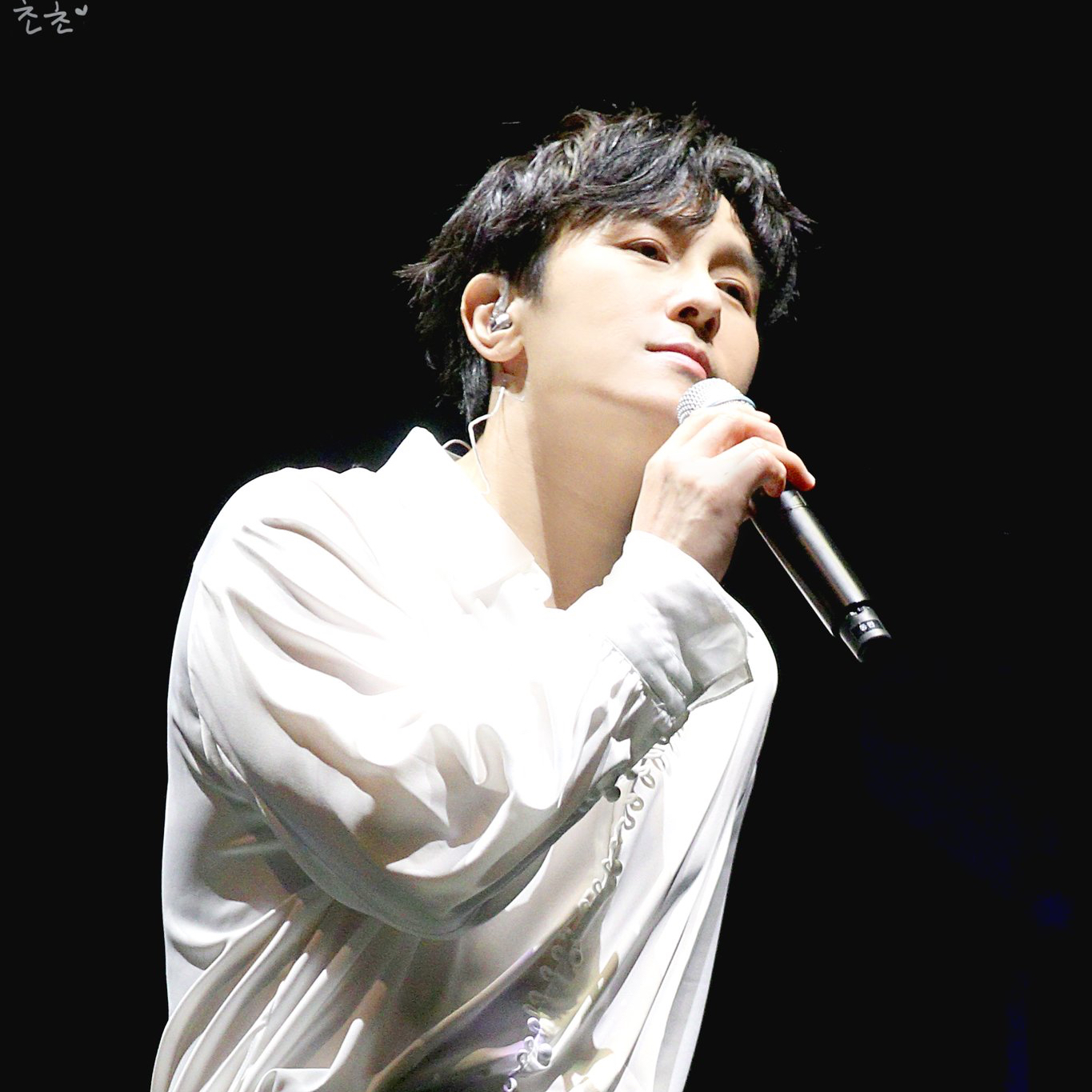 Recent activity shot of Kim Dongwan (SHINHWA)