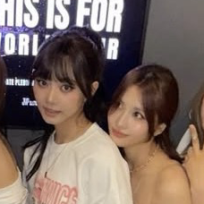 Foto aktivitas terbaru Tzuyu (TWICE)