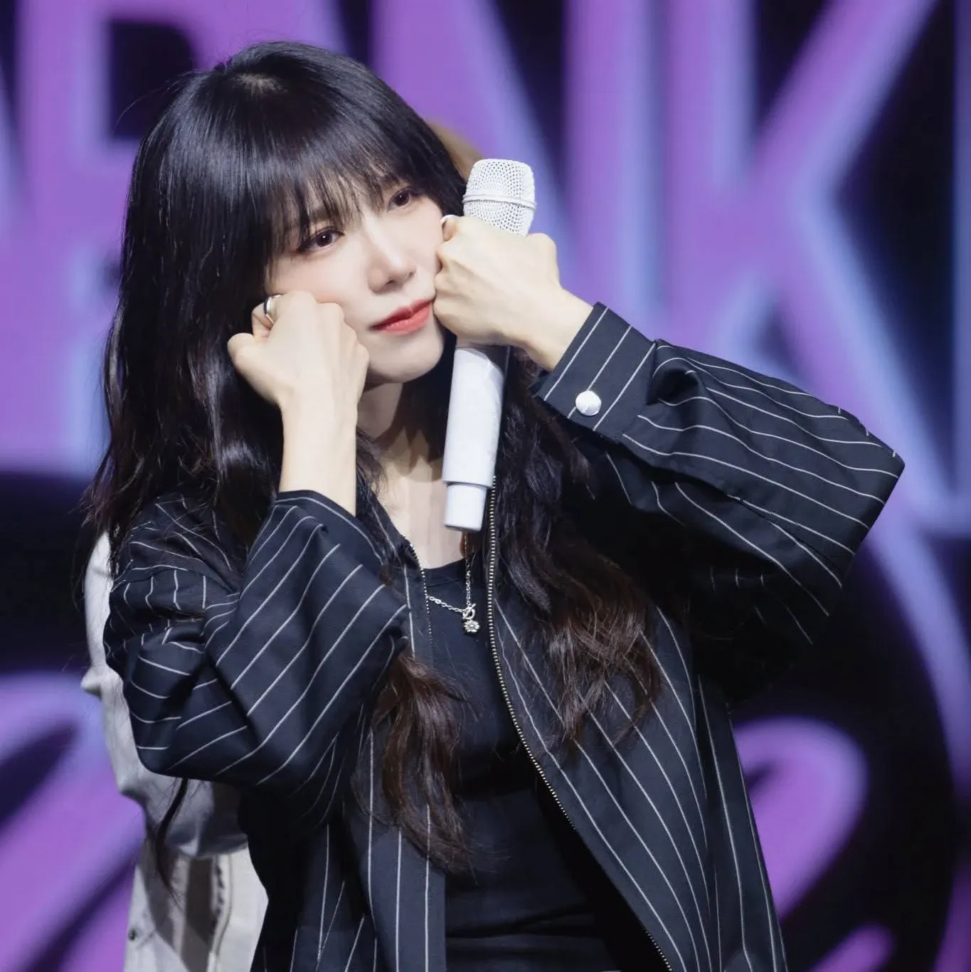 A moment captured by Jeong Eunji (Apink)'s fan