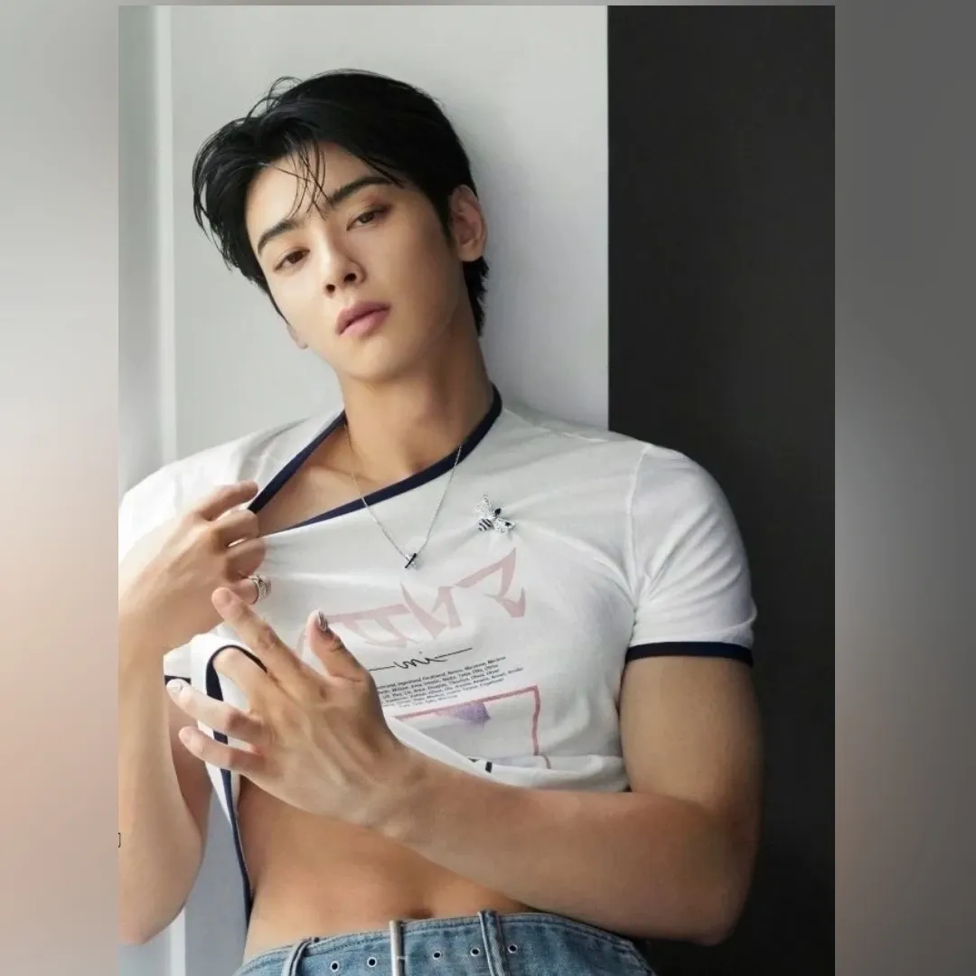 Latest photo of Eunwoo (ASTRO)