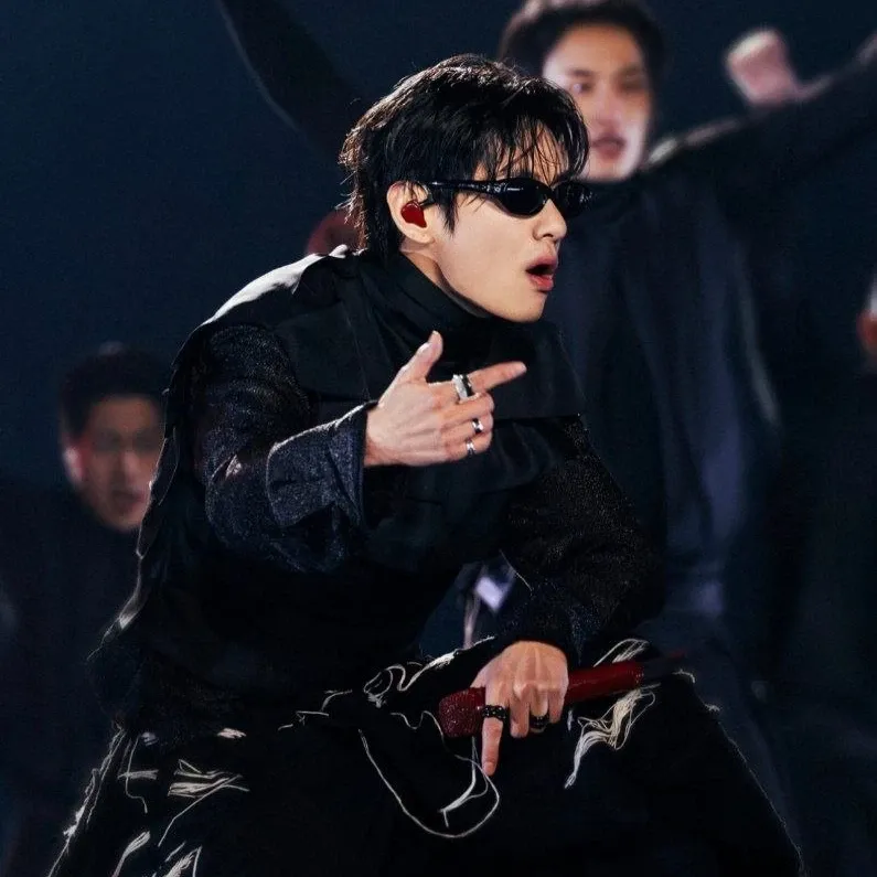 뷔 (방탄소년단)의 비하인드 컷