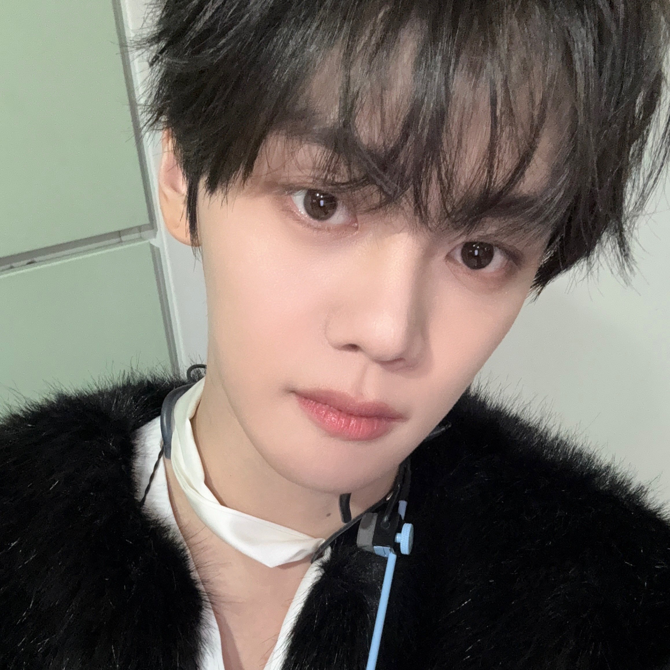 Behind-the-scenes cut of Kim Gyuvin (ZEROBASEONE)