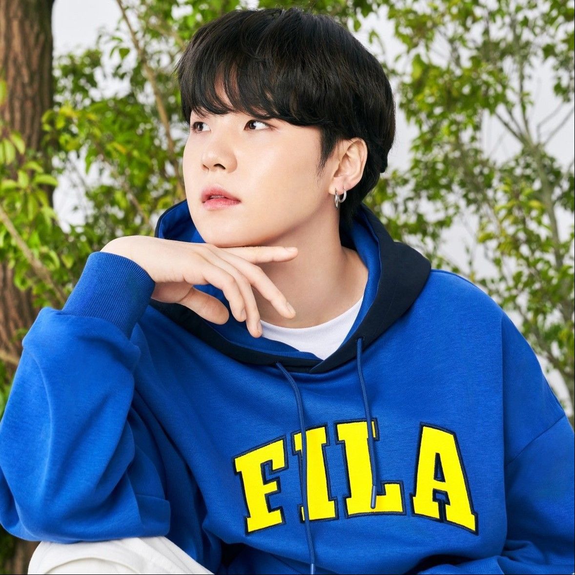 Foto aktivitas terbaru SUGA (BTS)