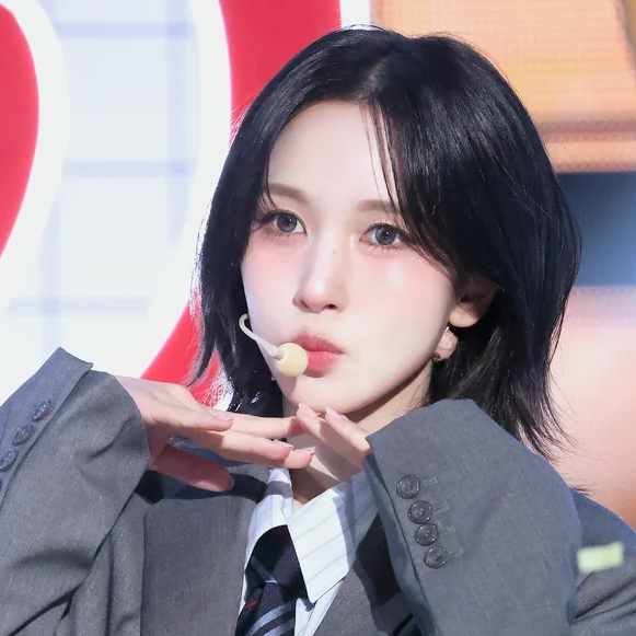 Momen yang diabadikan oleh penggemar Mina (TWICE)