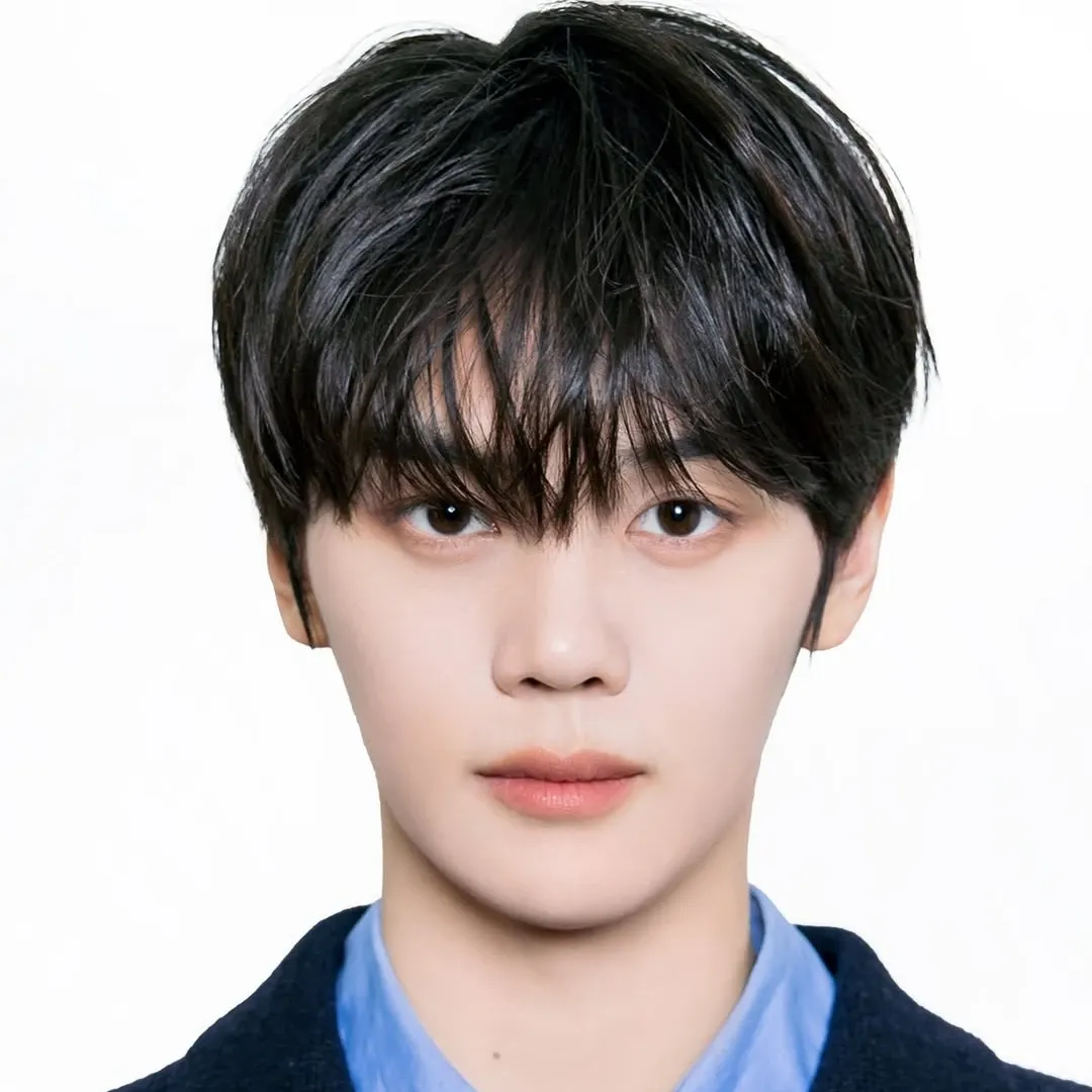 A moment captured by Kim Gyuvin's fan