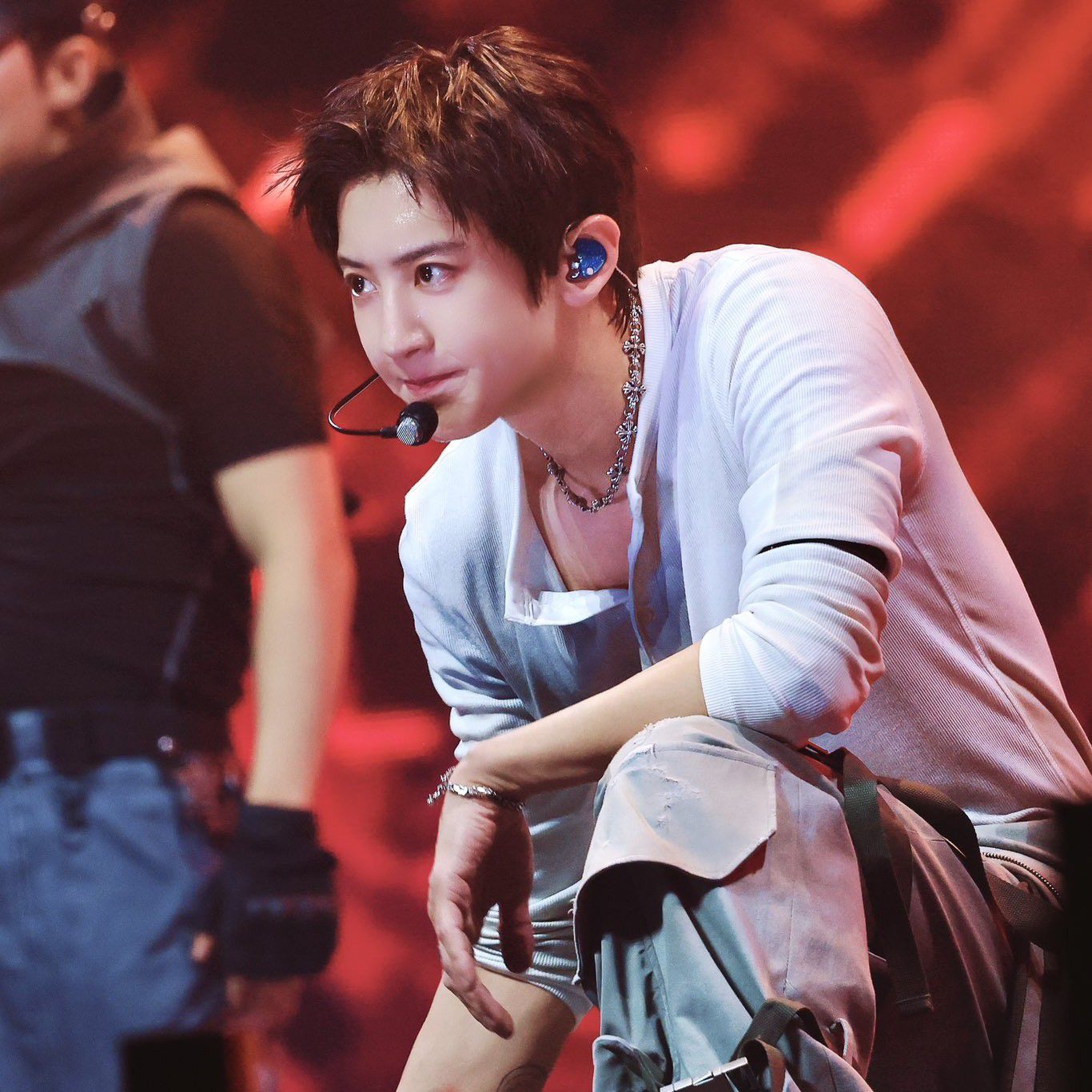 Behind-the-scenes cut of EXO