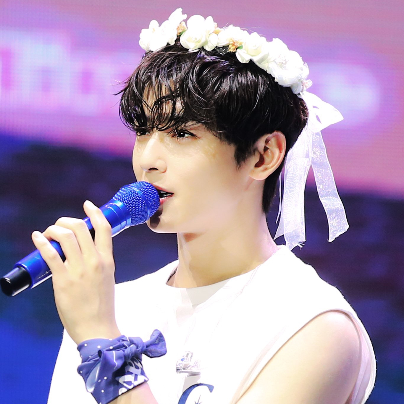 Recent activity shot of Eunwoo (ASTRO)