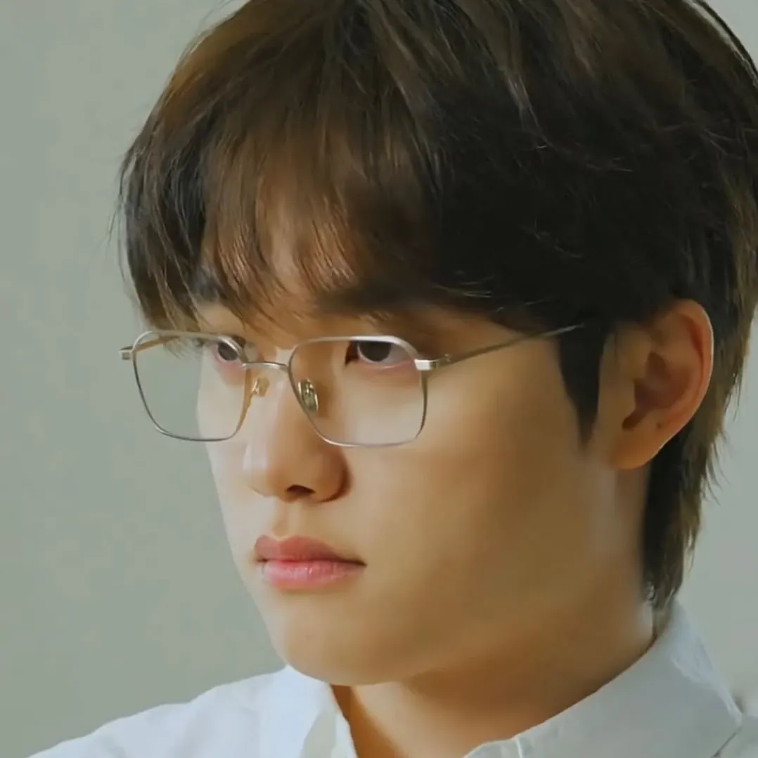 Foto aktivitas terbaru D.O. (EXO)