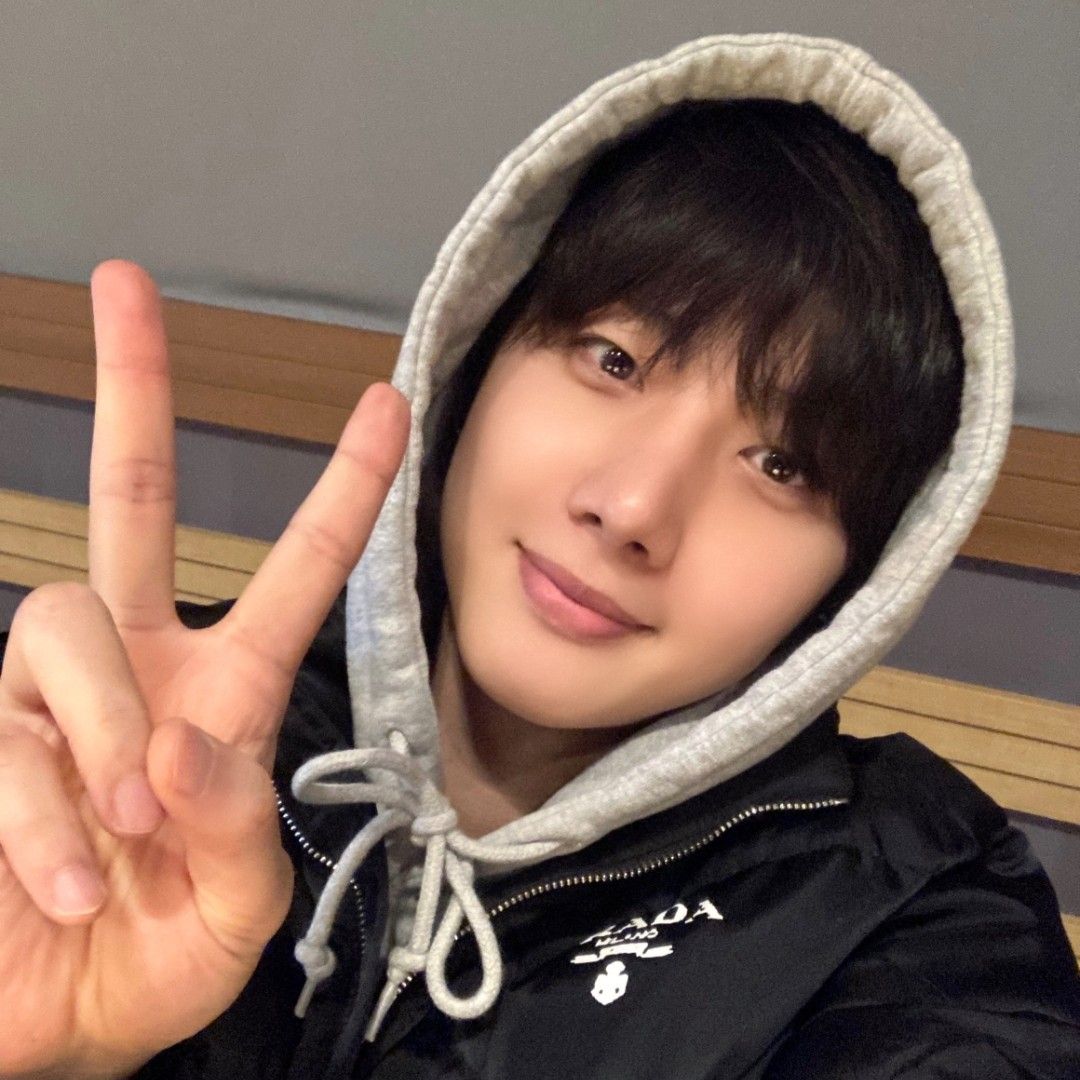 Latest photo of Hui (PENTAGON)