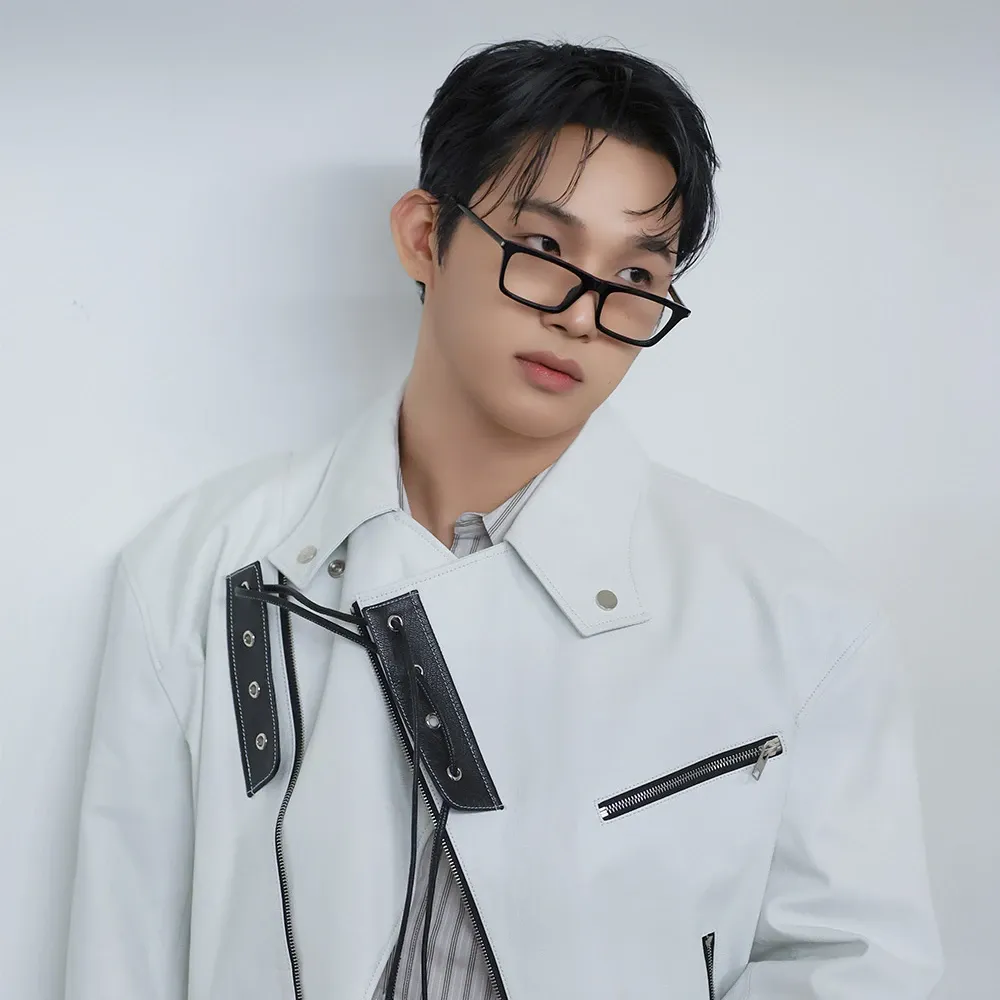 Behind-the-scenes cut of Lim Hyunsik (BTOB)