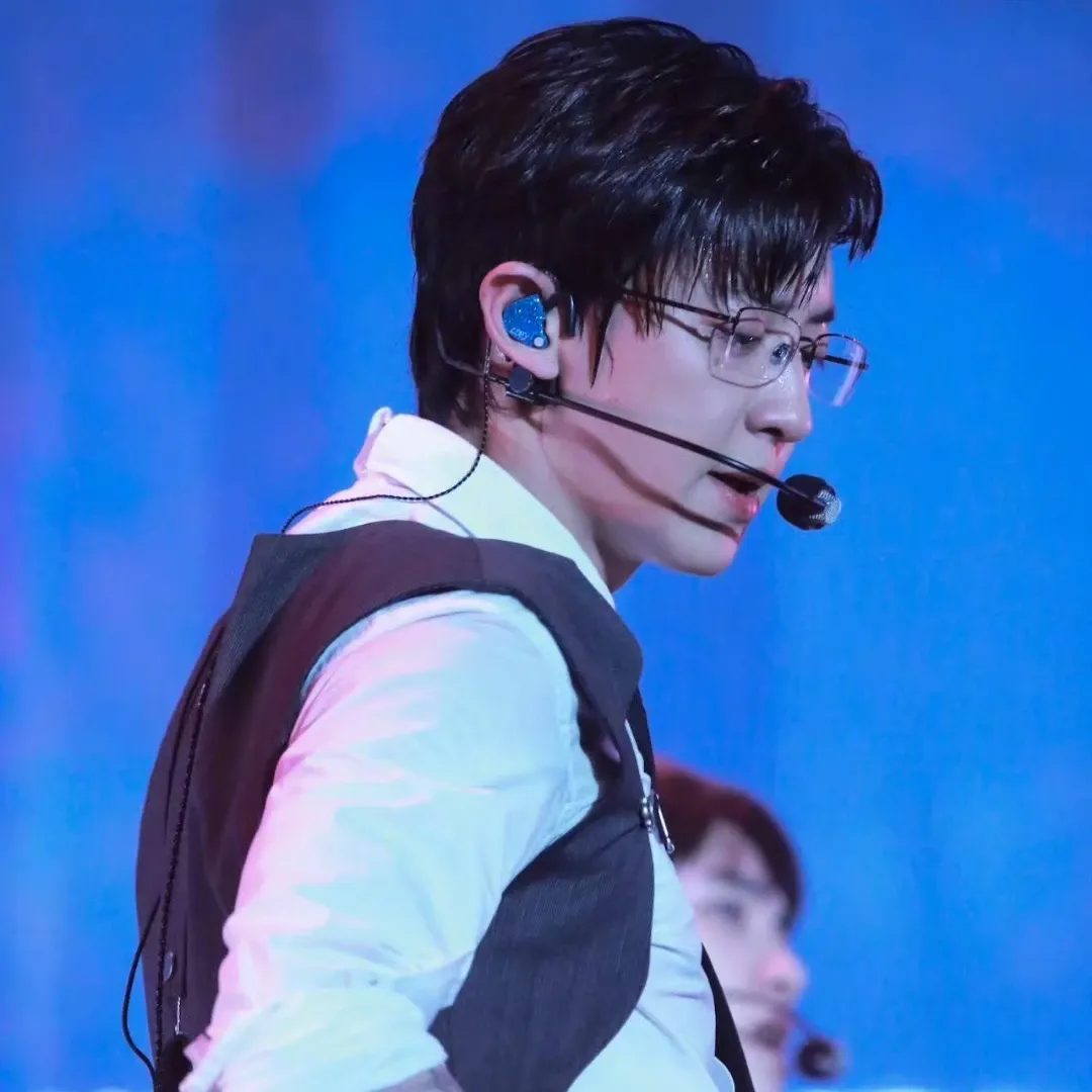 Foto terbaru Chanyeol (EXO)