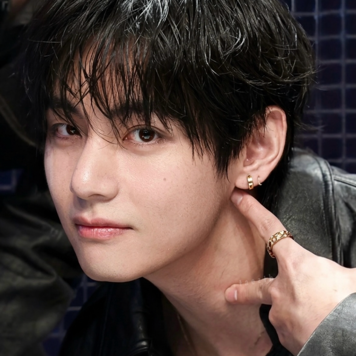 뷔 (방탄소년단)의 비하인드 컷