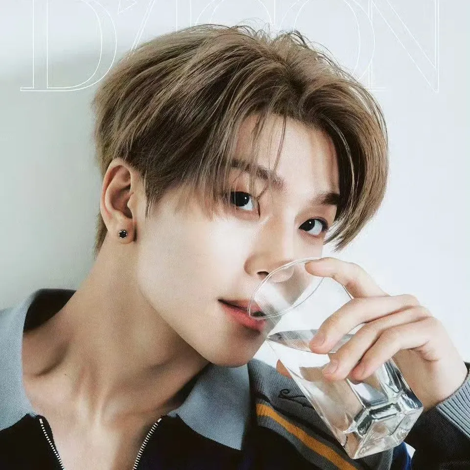 Recent activity shot of He Xinlong (ALPHA DRIVE ONE)