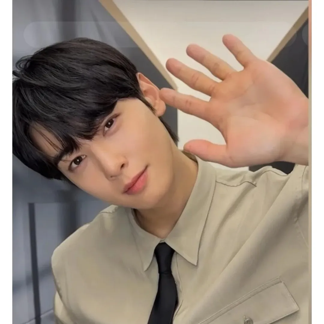 A moment captured by Eunwoo (ASTRO)'s fan