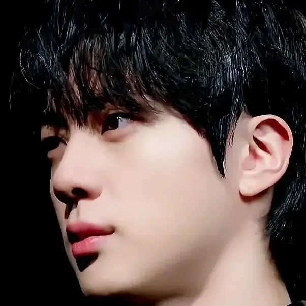 진 (방탄소년단) 최근 활동샷