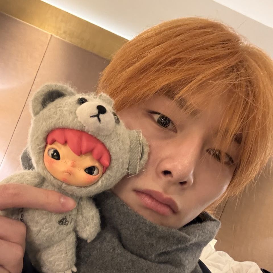 Behind-the-scenes cut of I.N (Stray Kids)