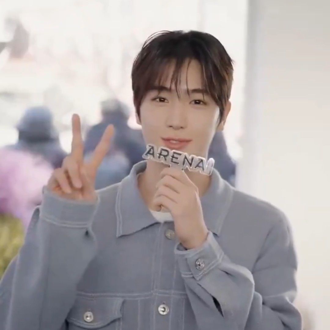 Recent activity shot of Hyunjae (THE BOYZ)