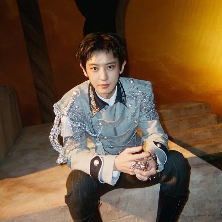 Foto aktivitas terbaru Chanyeol (EXO)