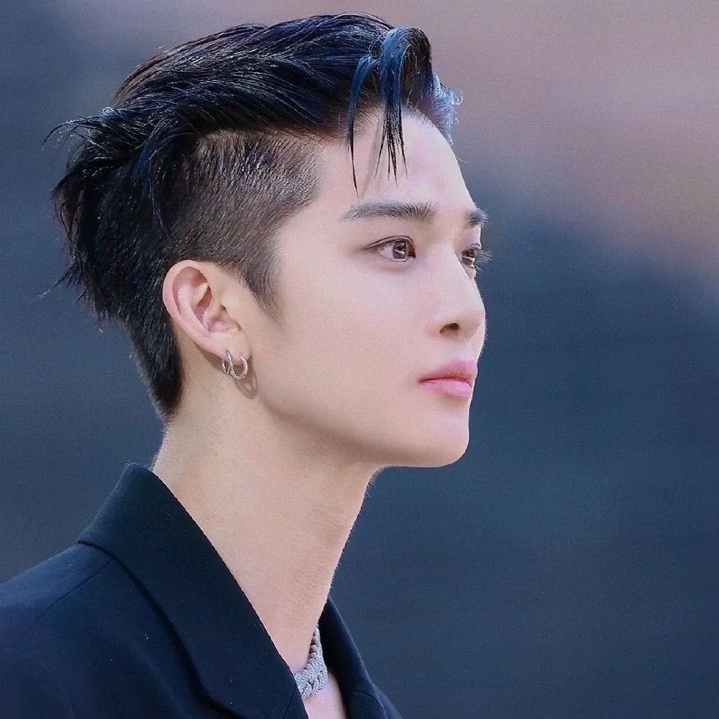 Recent activity shot of Bae Jinyoung