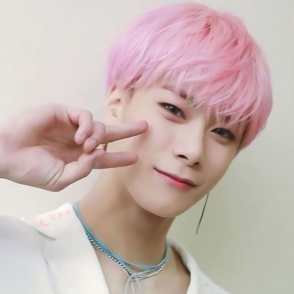A moment captured by Moonbin (ASTRO)'s fan