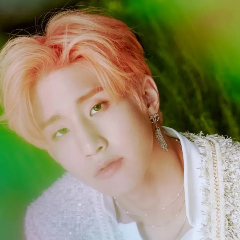 A moment captured by Jinjin (ASTRO)'s fan