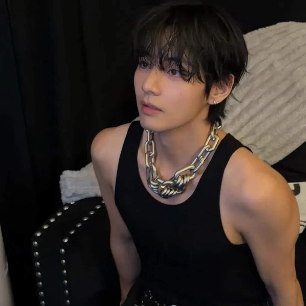 V (BTS)の最近の活動写真
