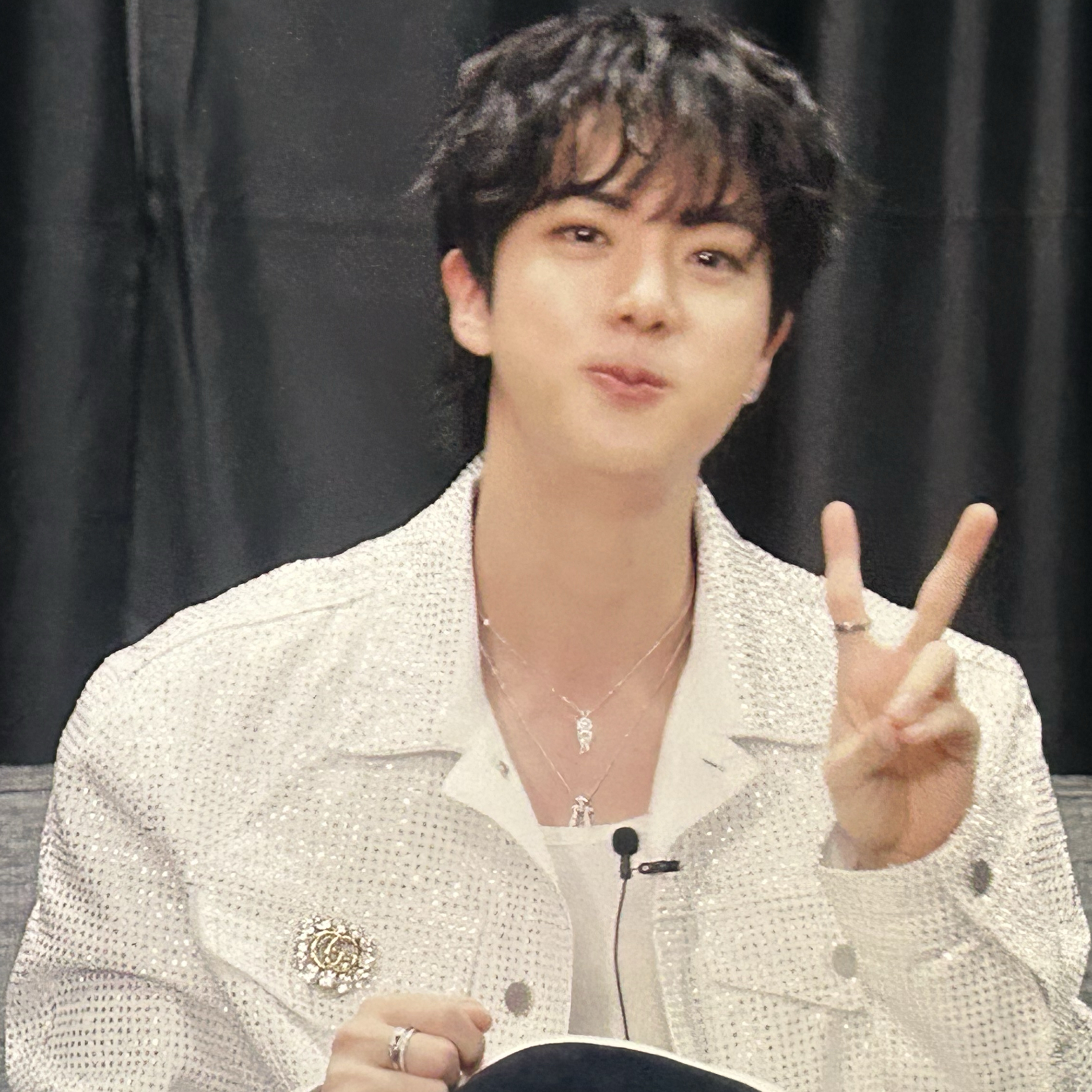 진 (방탄소년단)의 비하인드 컷