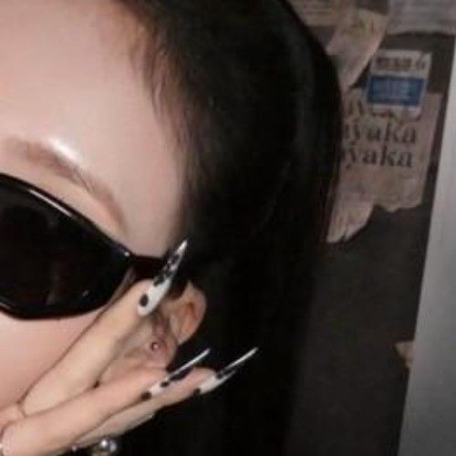 Latest photo of Mayuka (NiziU)