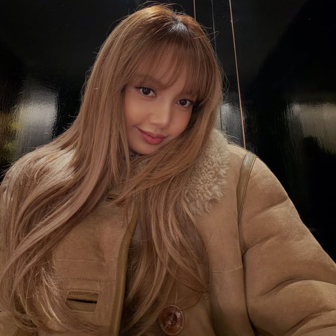 리사 (BLACKPINK)의 최신 사진