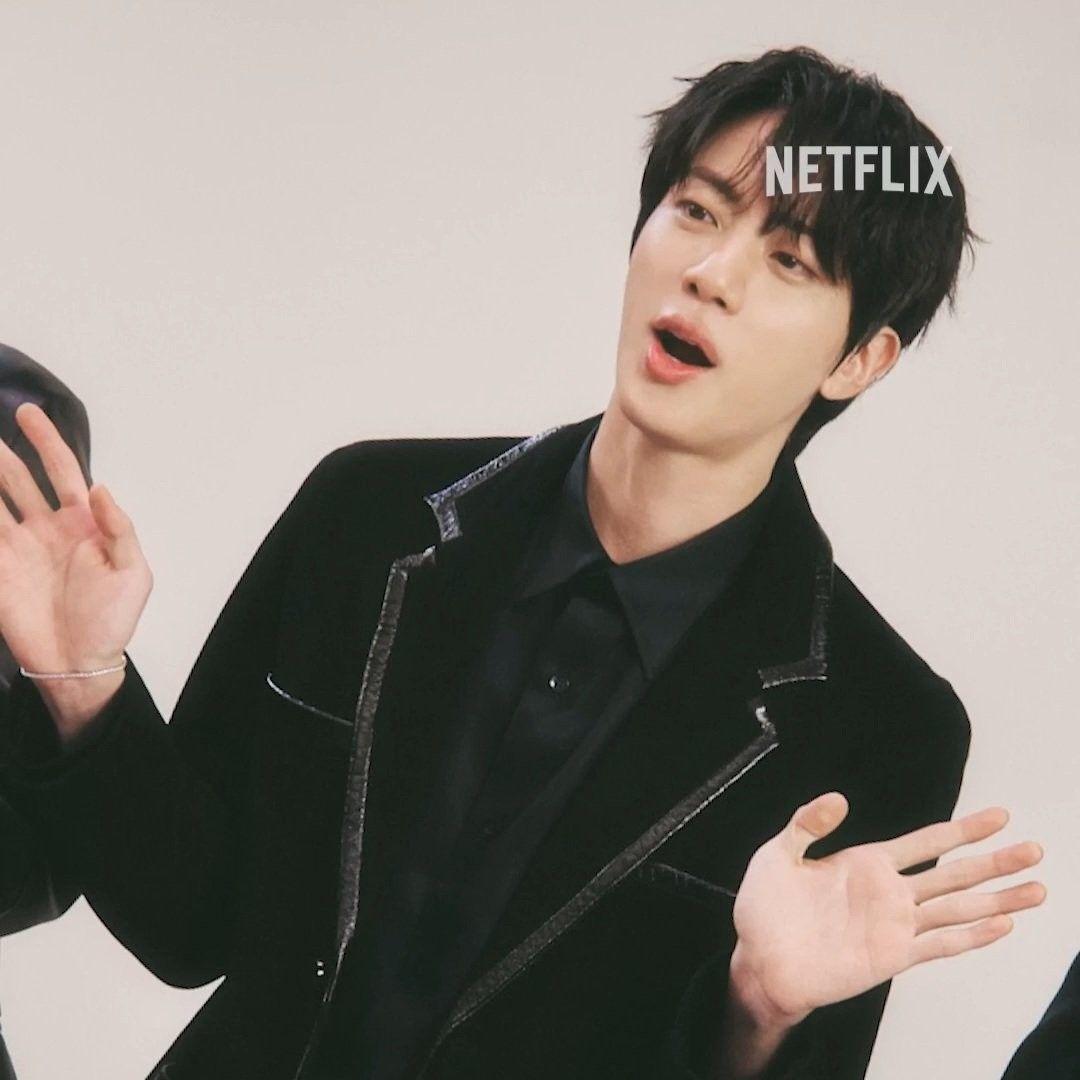 Potret di balik layar Jin (BTS)