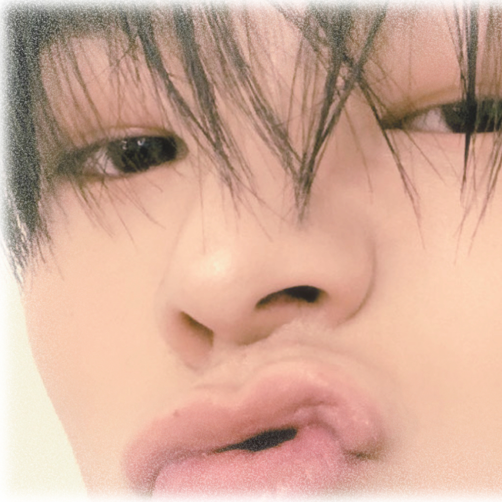 Behind-the-scenes cut of Kim Junmin (WHIB)