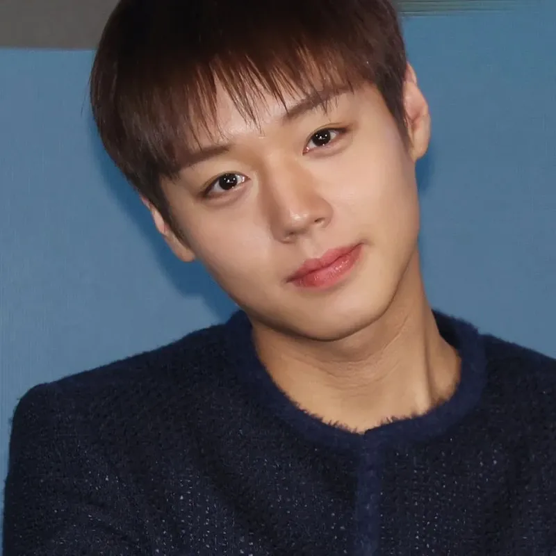 Recent activity shot of Park Jihoon