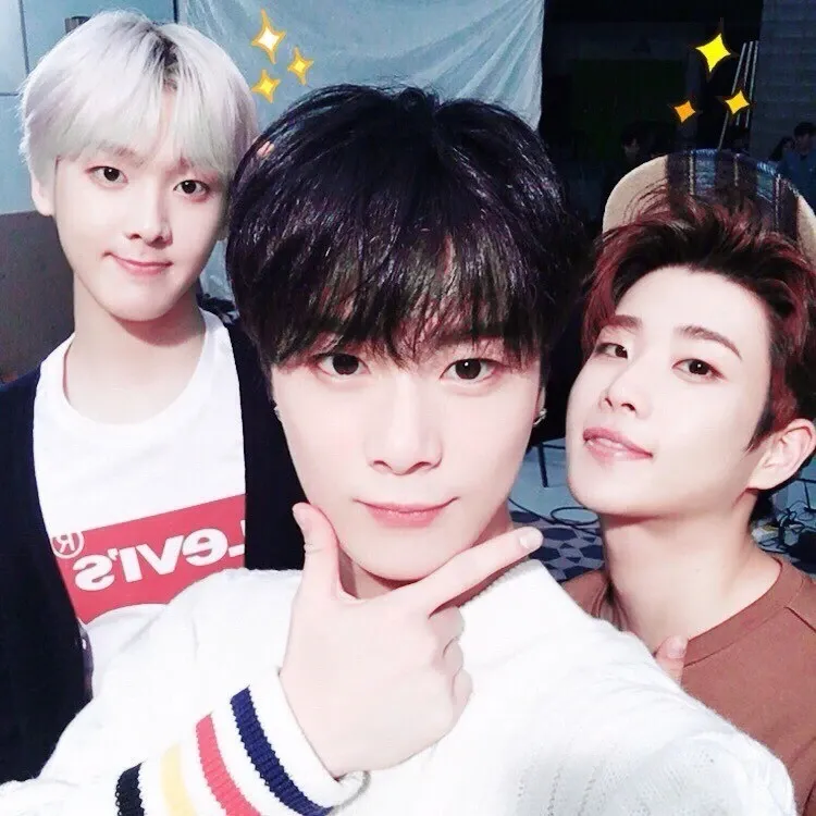 A moment captured by Moonbin (ASTRO)'s fan