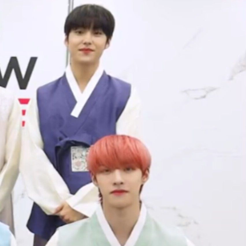 Behind-the-scenes cut of YOUNITE