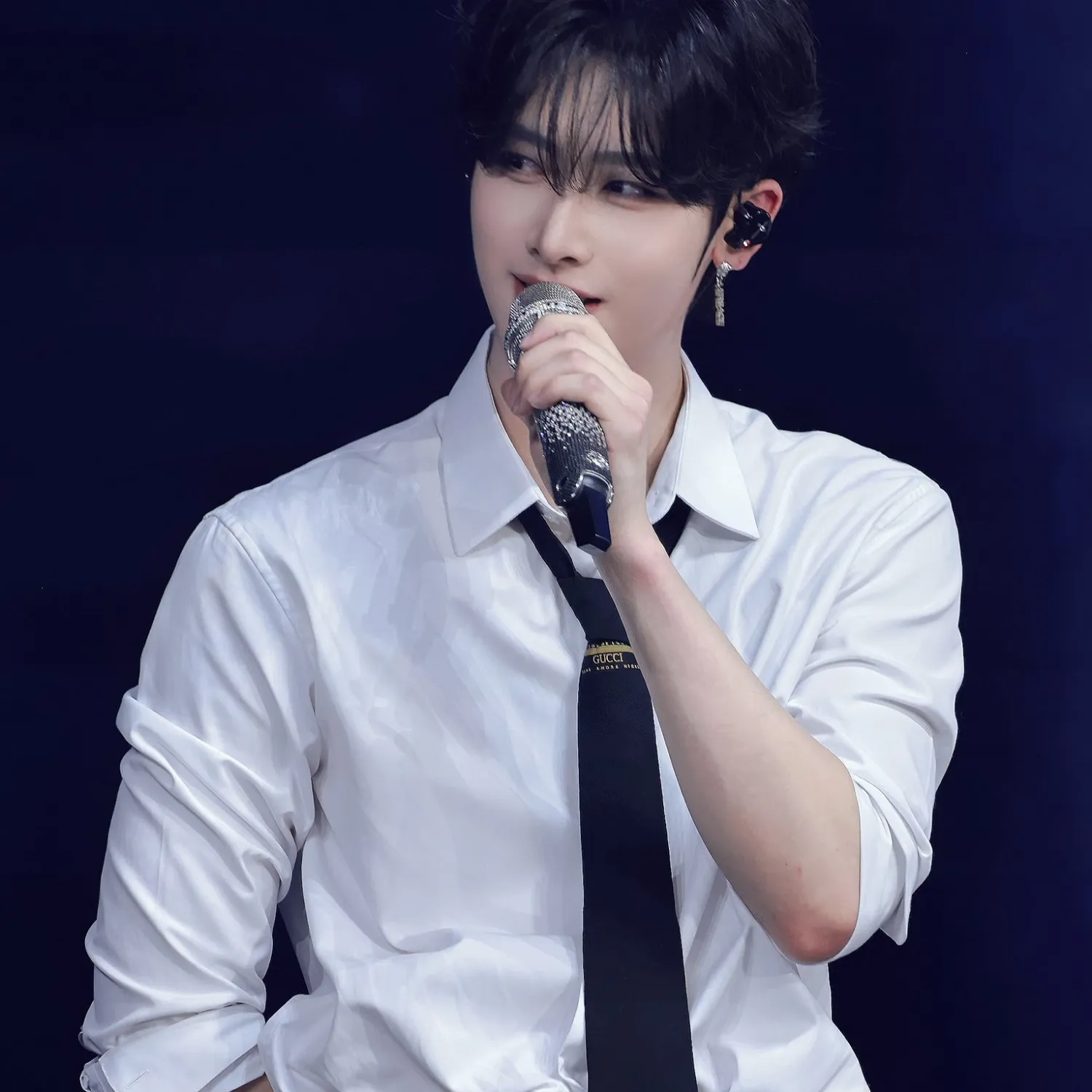 A moment captured by Ricky's fan