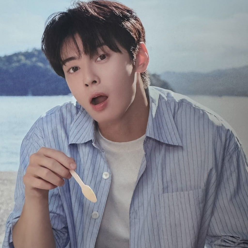 A moment captured by Eunwoo (ASTRO)'s fan