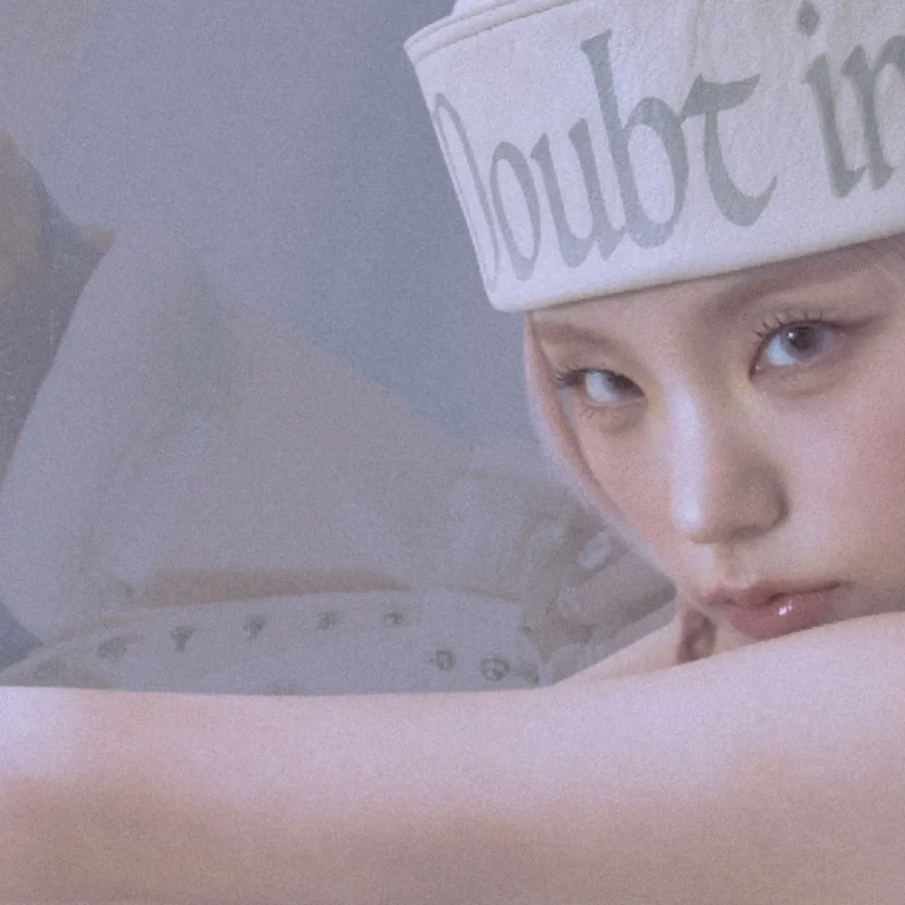 Behind-the-scenes cut of Yeji (ITZY)