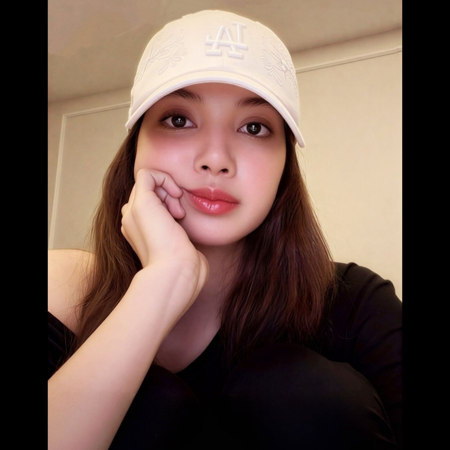 Foto aktivitas terbaru Lisa (BLACKPINK)