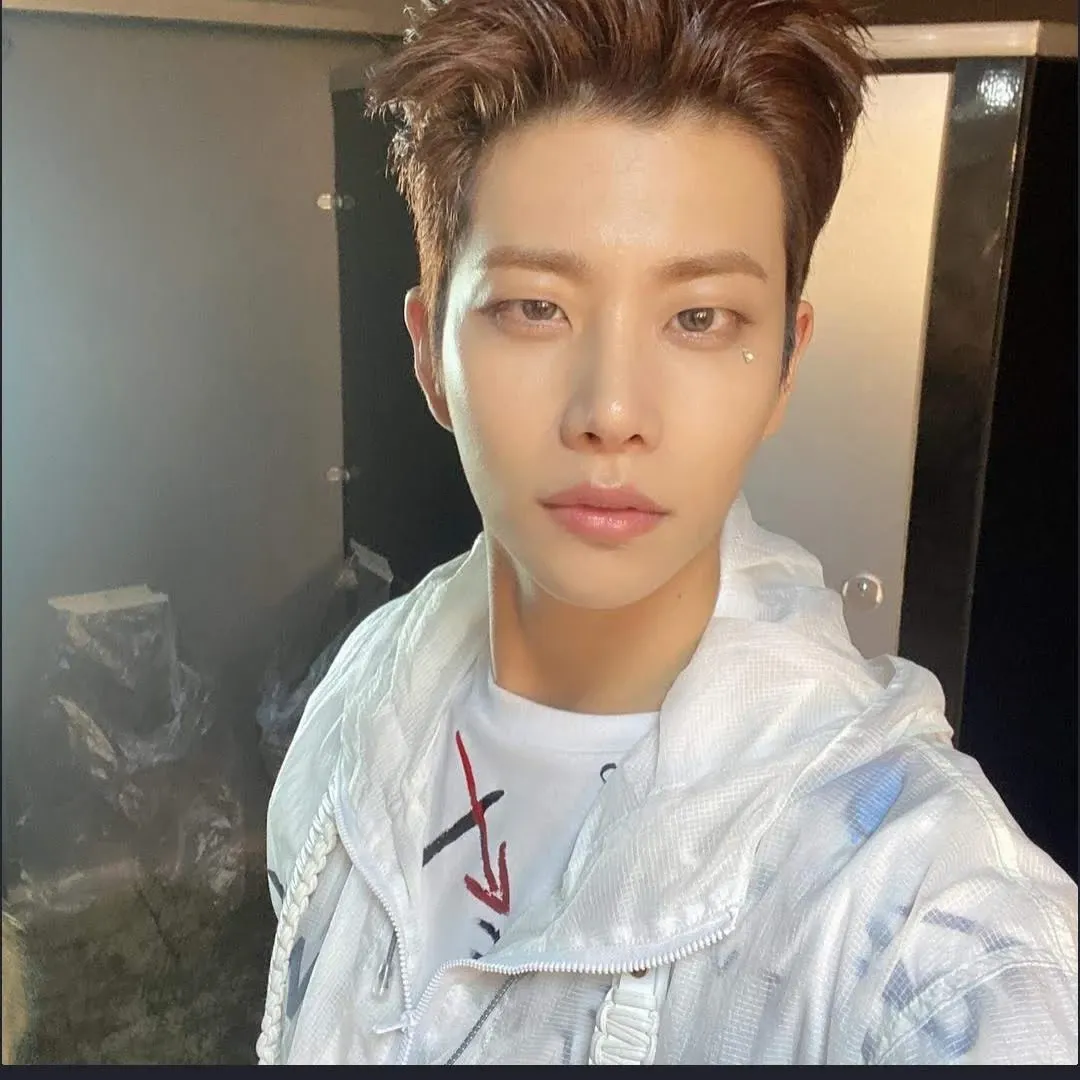 아스트로 최근 활동샷