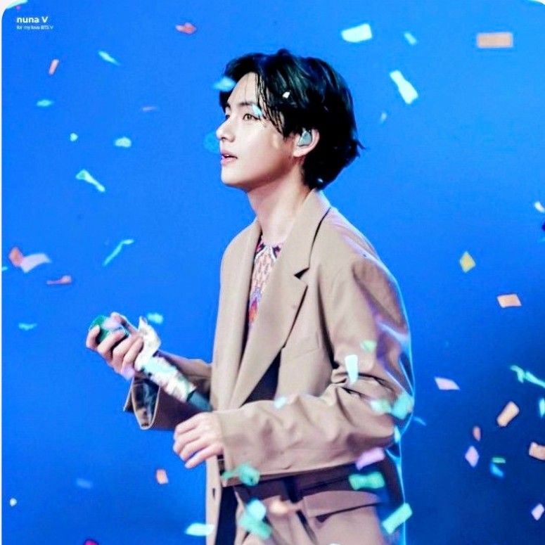 Momen yang diabadikan oleh penggemar V (BTS)