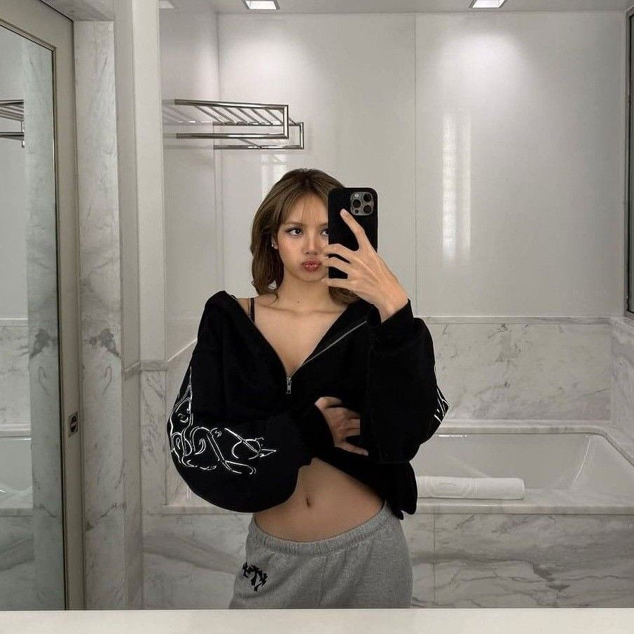 リサ (BLACKPINK)の最近の活動写真