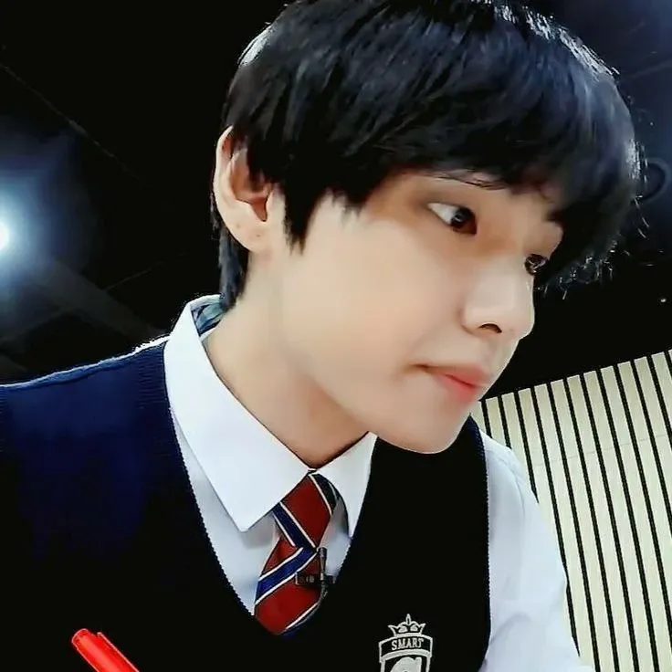 뷔 (방탄소년단) 최근 활동샷