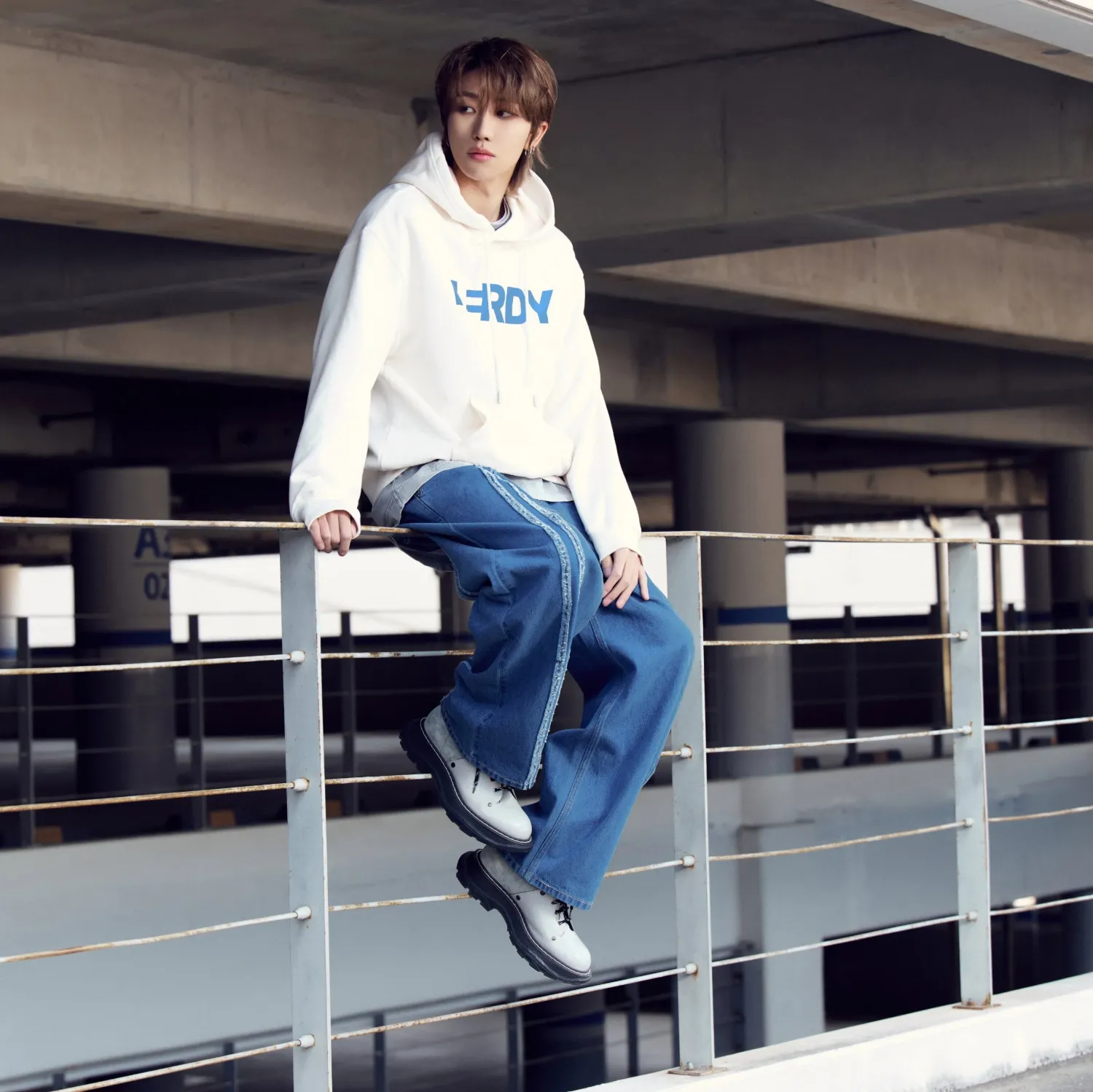 Behind-the-scenes cut of The 8 (SEVENTEEN)