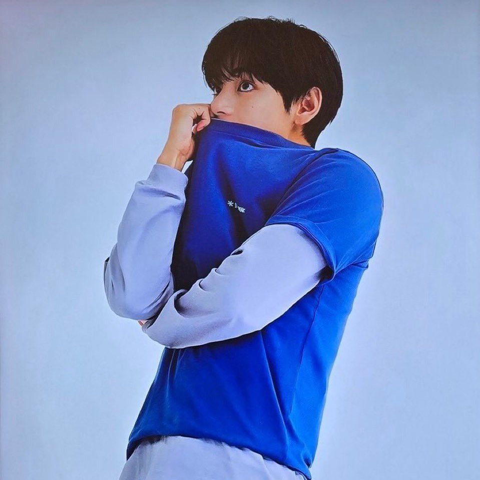 뷔 (방탄소년단)의 최신 사진