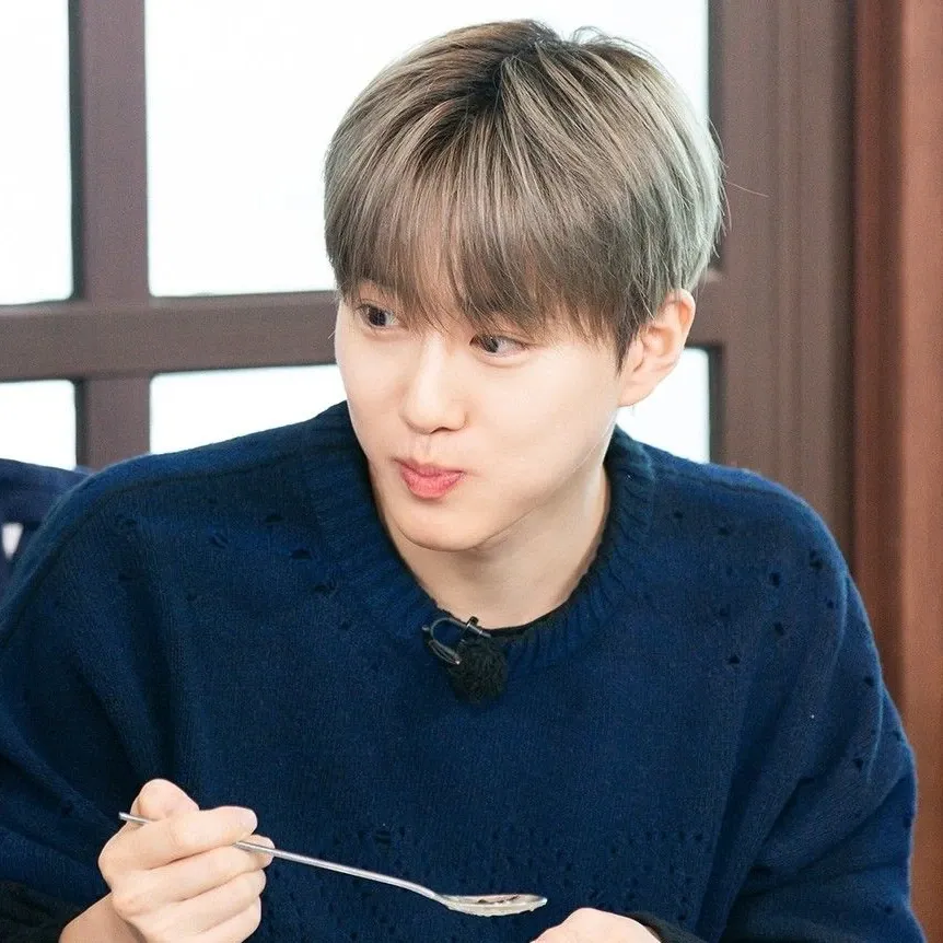 A moment captured by Suho (EXO)'s fan