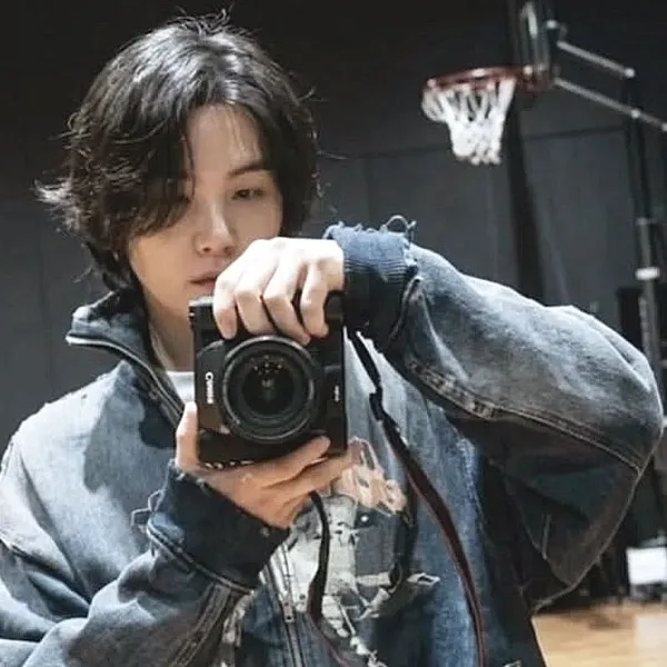 Foto terbaru SUGA (BTS)