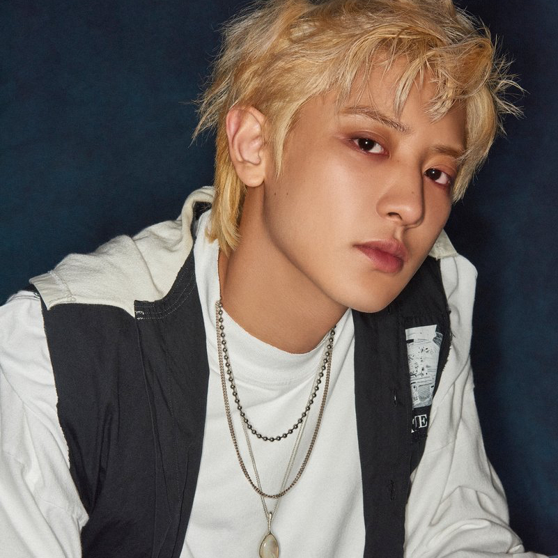 Recent activity shot of Chanyeol (EXO)