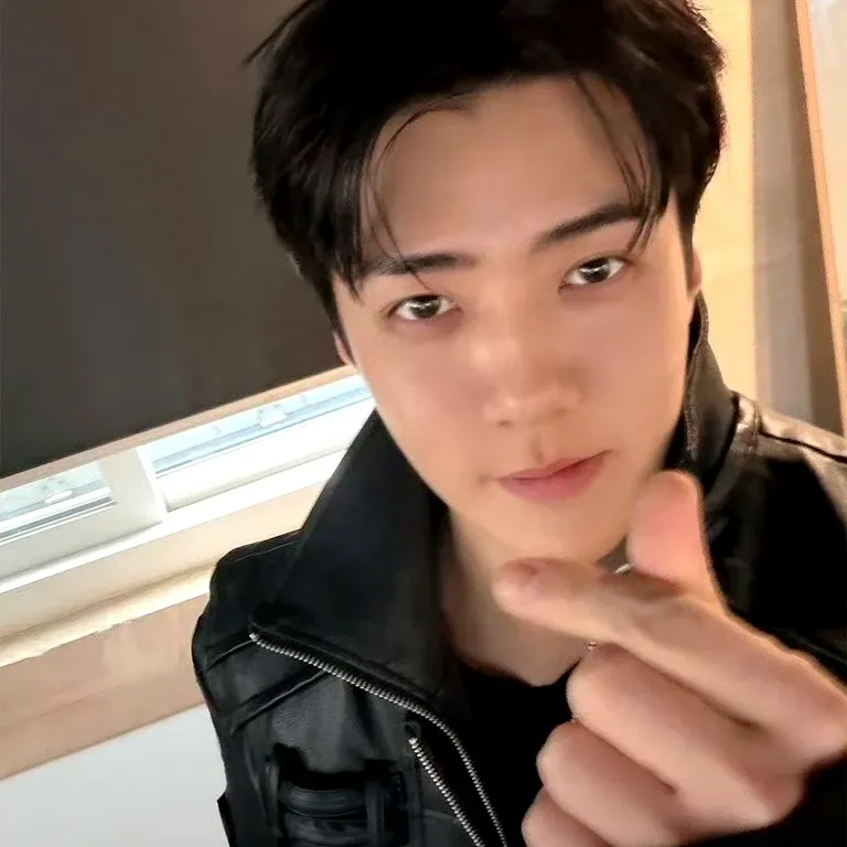 Foto aktivitas terbaru Sehun (EXO)